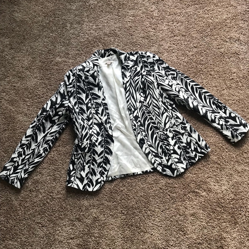 Fitted blazer for women